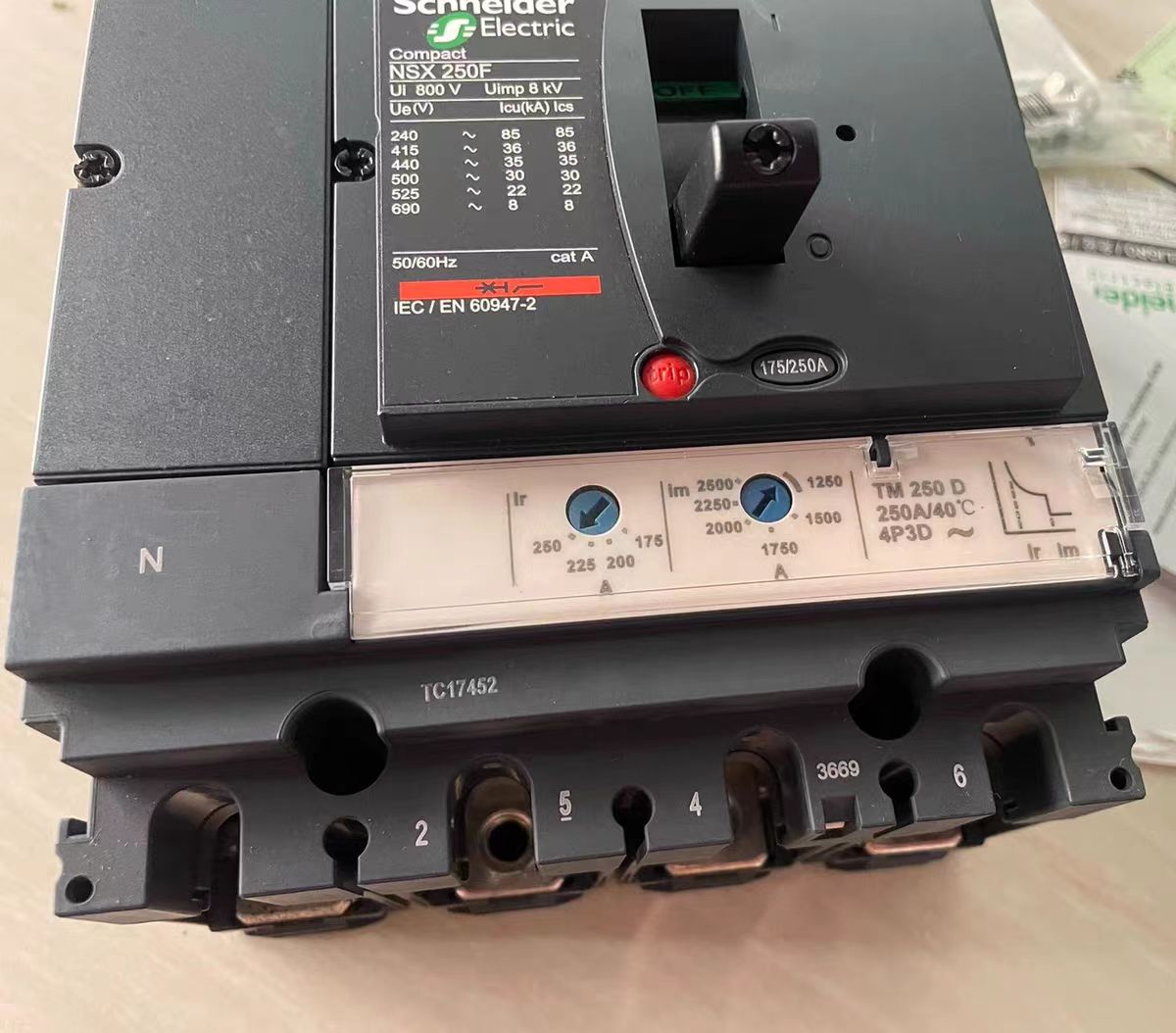 Schneider-MCCB-NSX250F-4P-250A