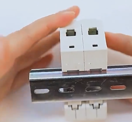 Delixi Electric’s DZ47S series circuit breaker