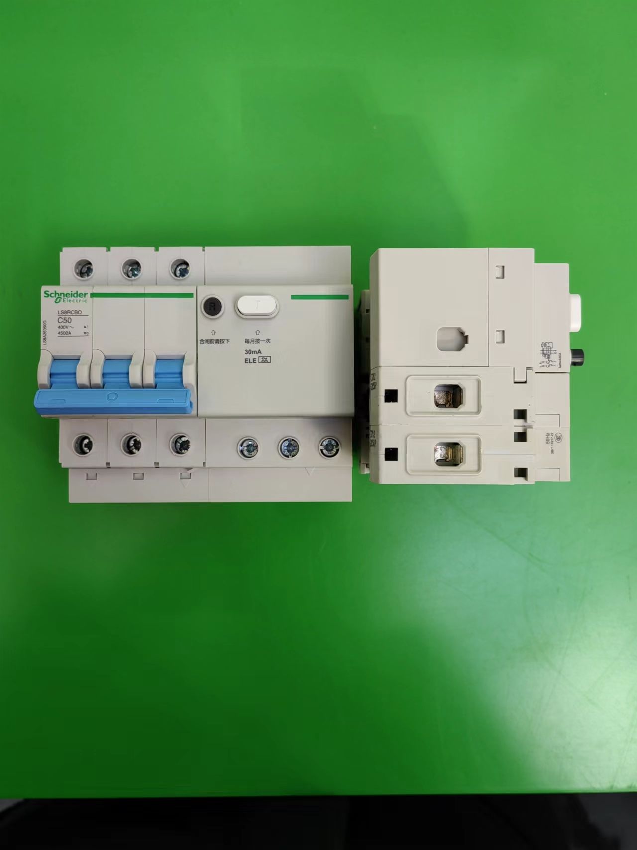 Schneider EZ7SW-3P100A Isolating Switch