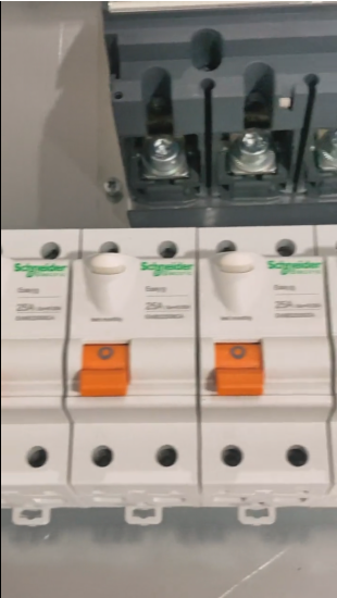 Schneider 2P25A Air Switch