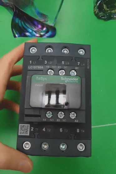 Schneider LC1DT80 4-pole contactors