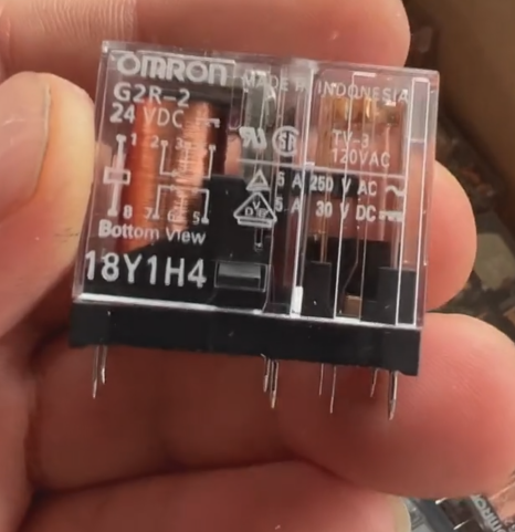 Omron G2R-2 Miniature Relay