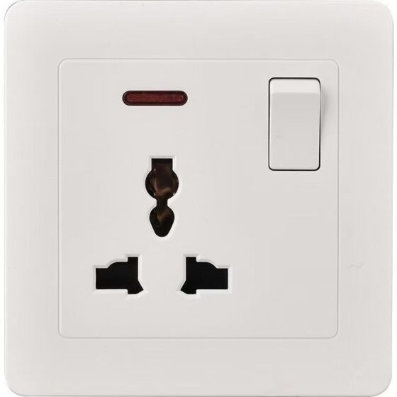 single-switch three-hole socket