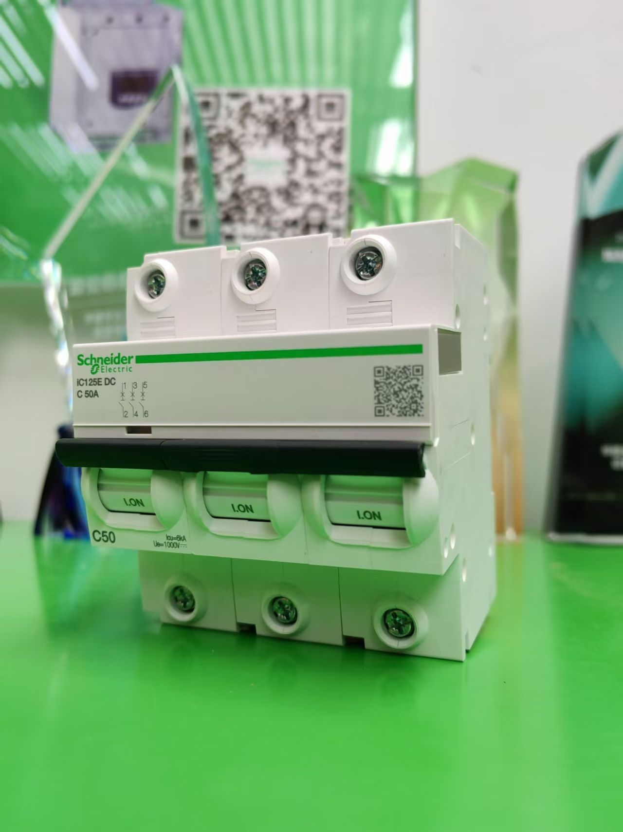 Schneider IC65N-3P-D13A Circuit Breaker