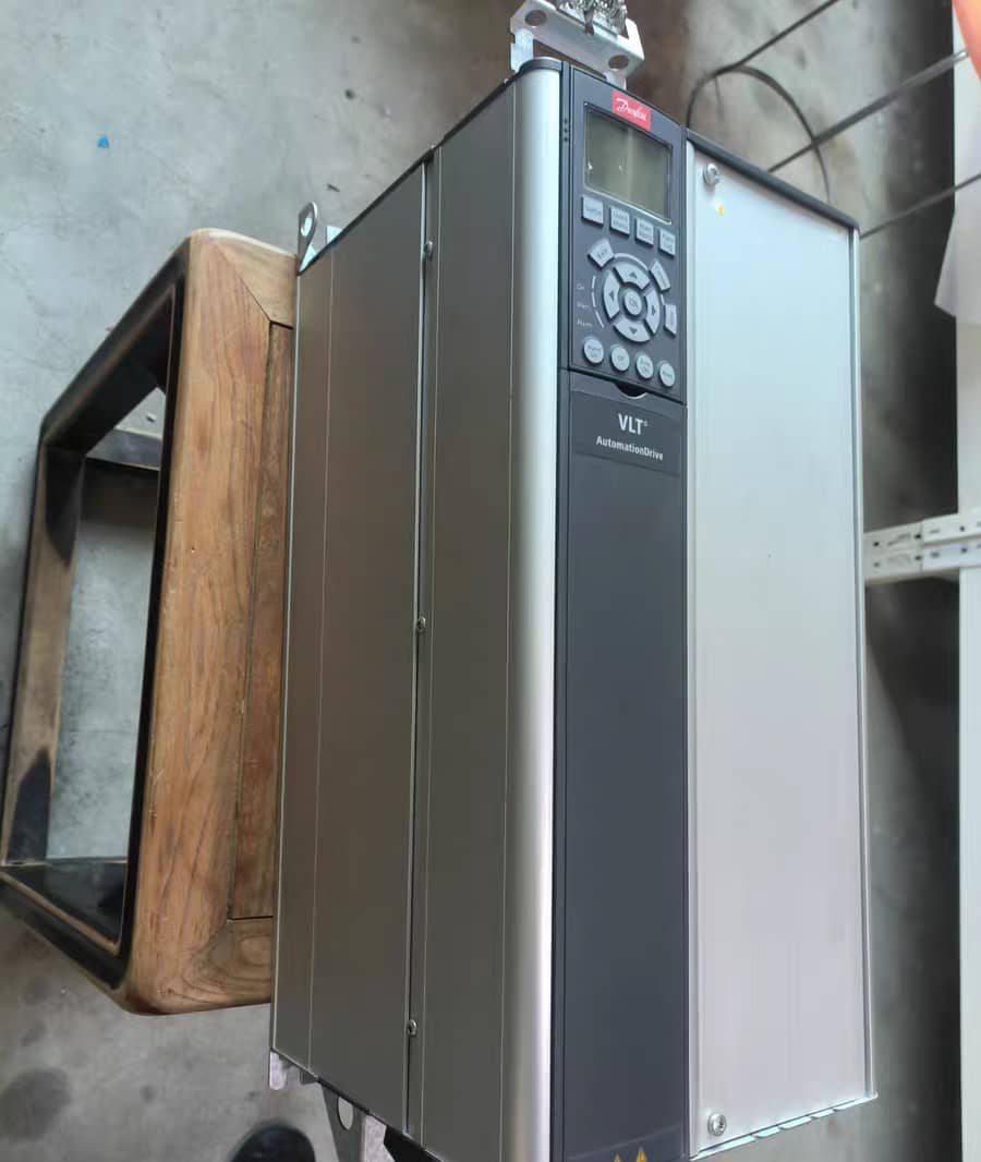 Danfoss FC-302P30KT VLT AutomationDrive Frequency Converter