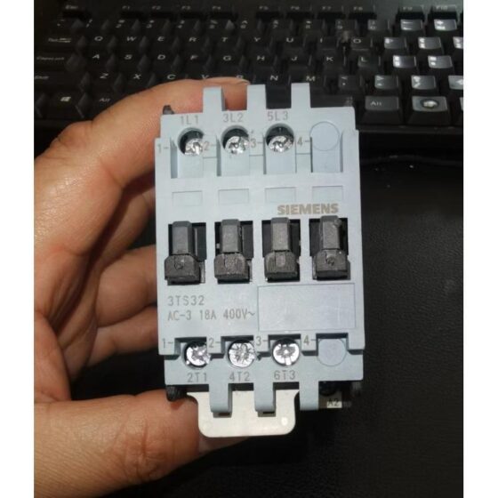  Siemens DC Contactor 3RT1024-1BB40