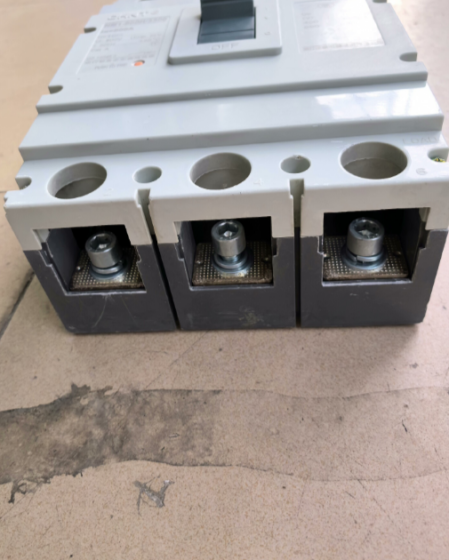 Chint NM1-800H/3300-800A Molded Case Circuit Breaker