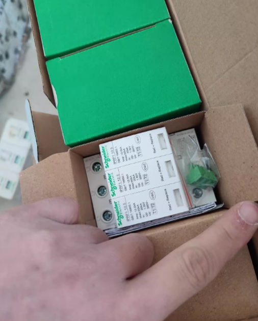 A9L612301 Schneider Surge Protection Device