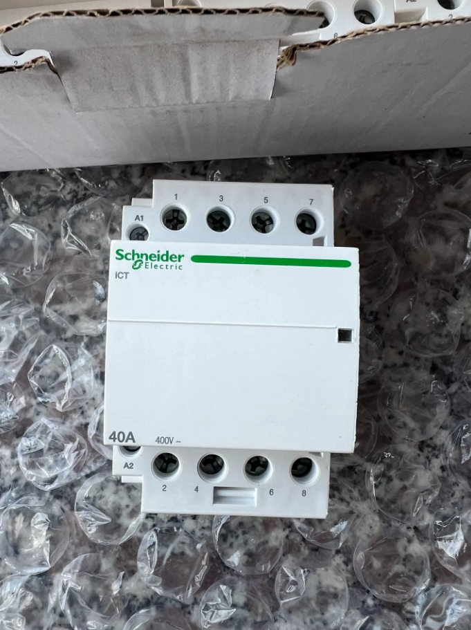 Schneider Electric A9C20844 is a 4-pole, 40A contactor