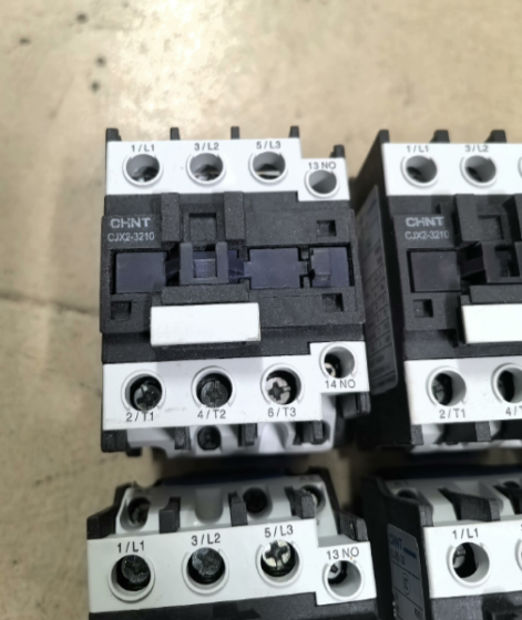 CHINT CJX2-3210 AC Contactor