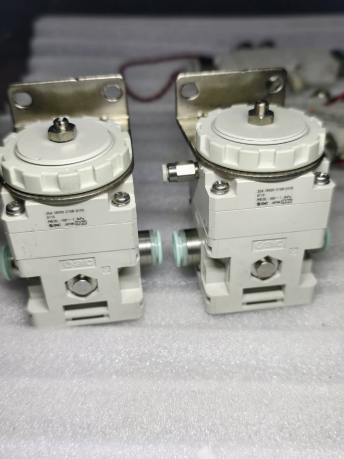  SMC Vacuum Regulator 2A-IRV20-C10B-D1Y0