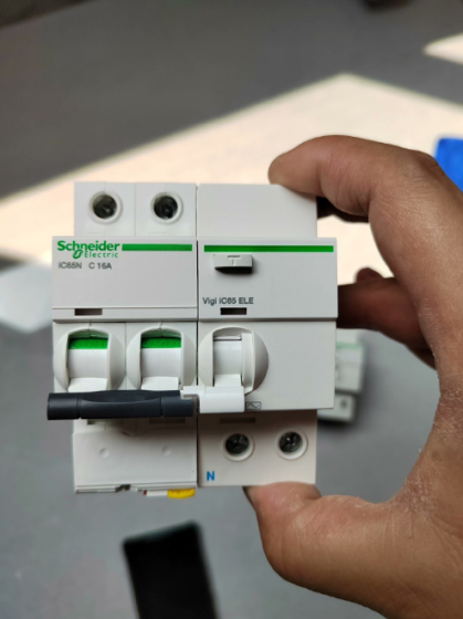 SCHNEIDER iC65N-2P-C25A Miniature Circuit Breaker