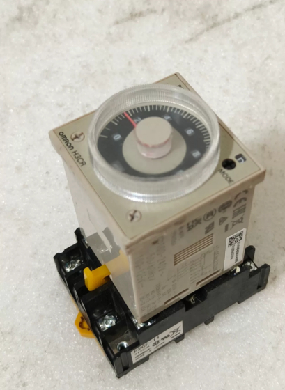 Omron H3CR‑A8 Solid-State Timer Relay