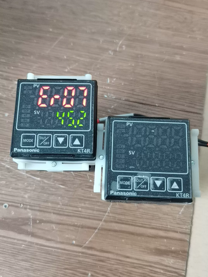 Panasonic AKT4R111100 Temperature Controller