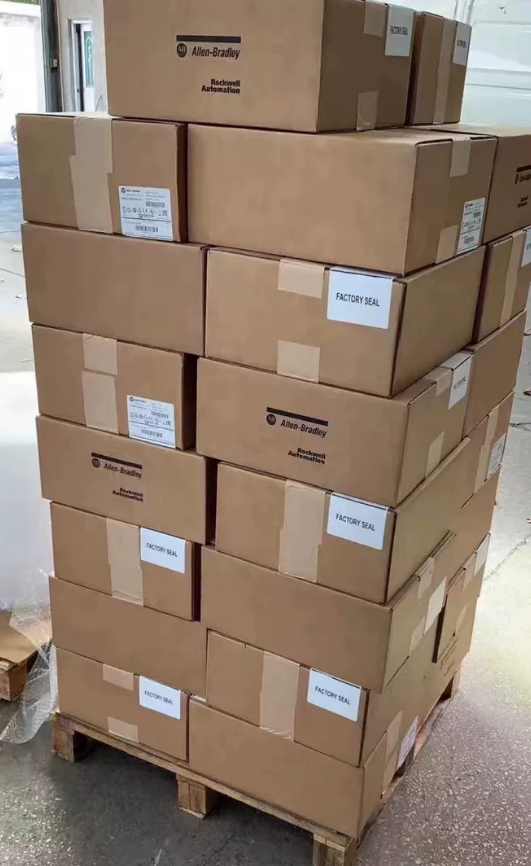 Allen-Bradley 2711P-K10C4D8