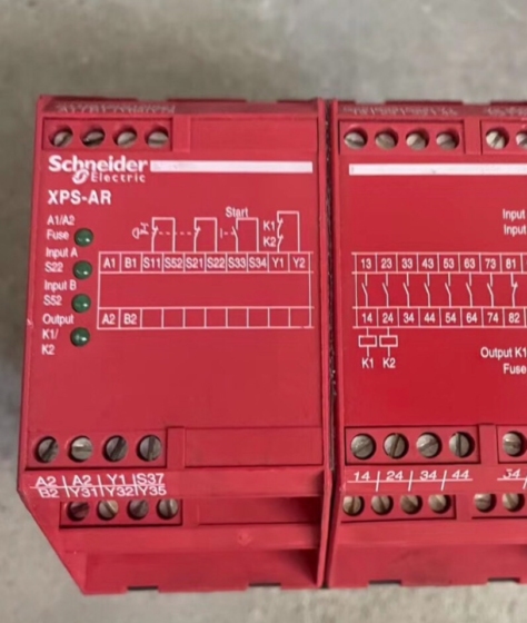 Schneider XPSAV11113 Safety Relay