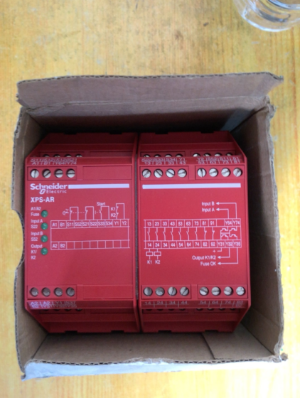 Schneider XPSAV11113 Safety Relay