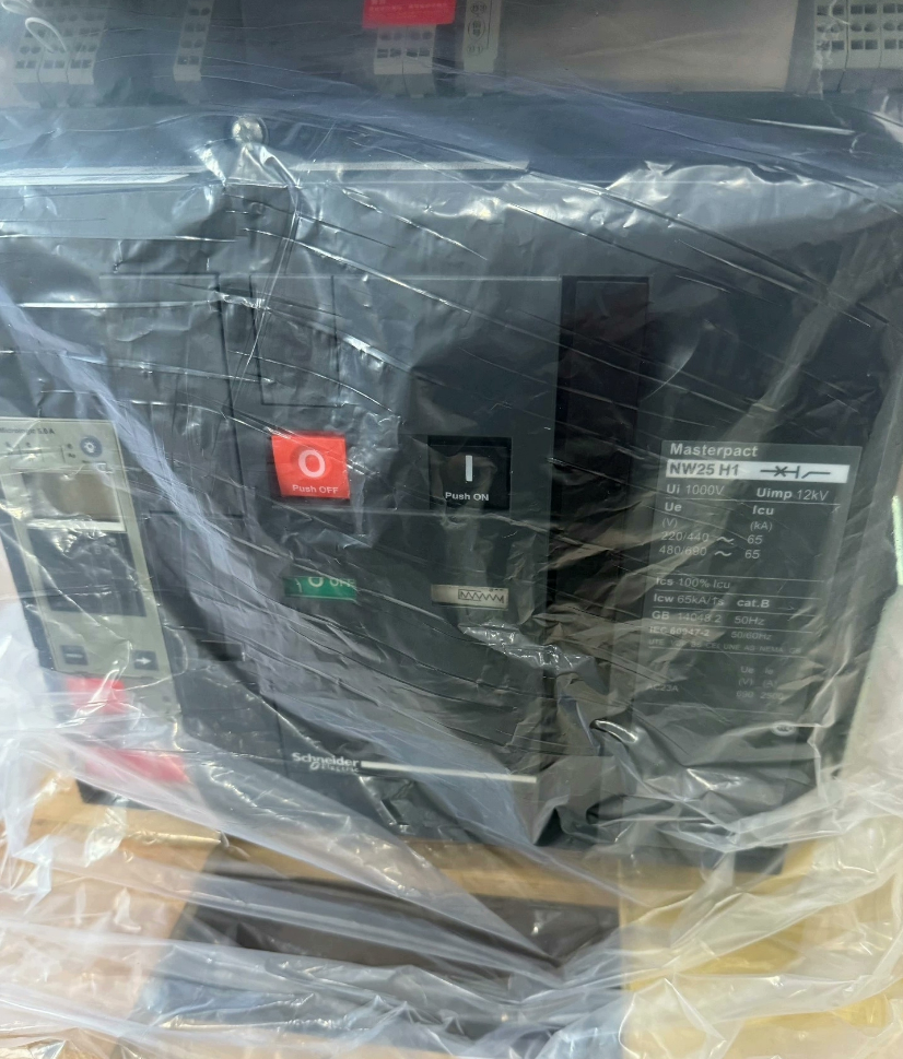 Schneider Air Circuit Breaker NW32H1F2-3200A