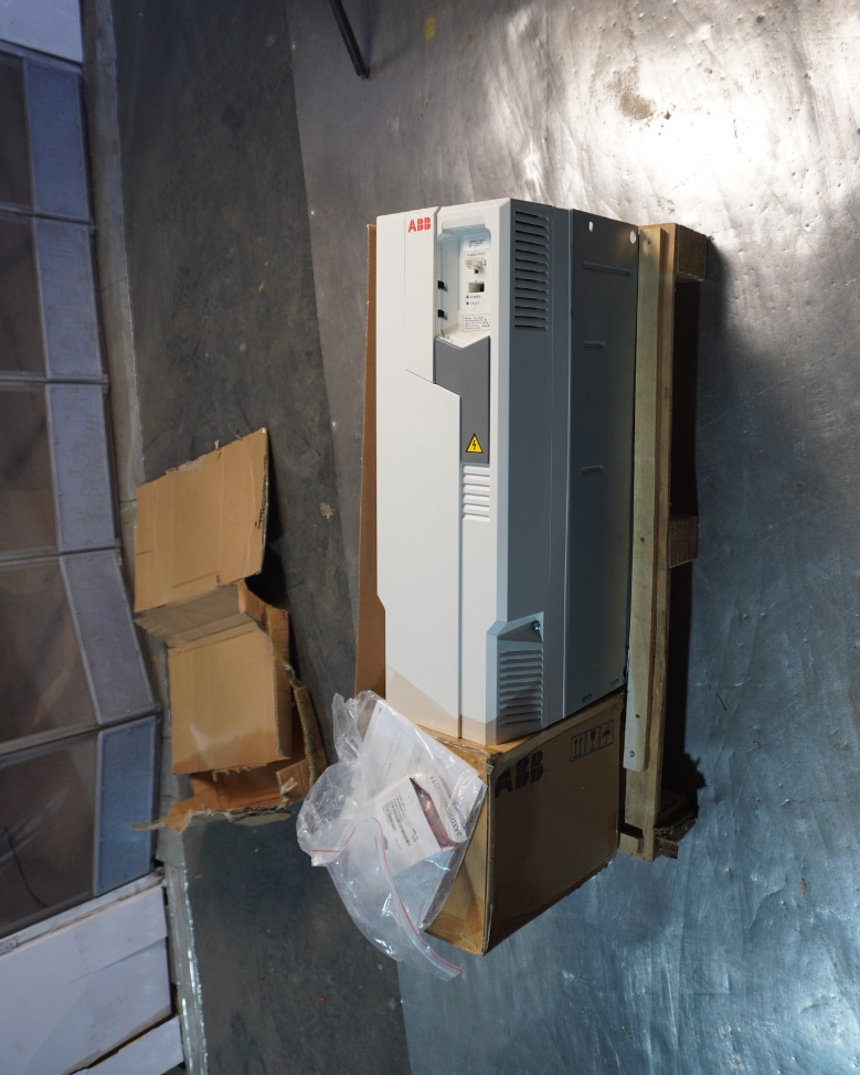 ABB ACS580-01-106A-4 Inverter