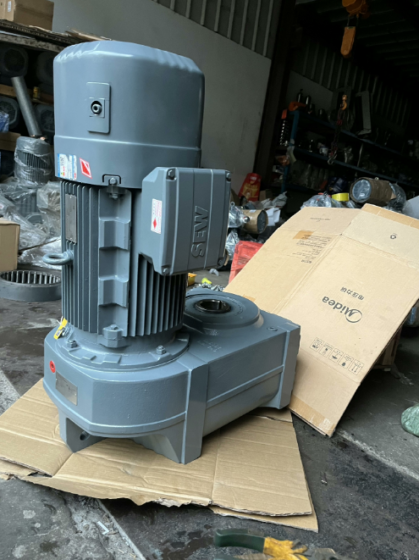 SEW-FA97-GDRE160M4BE20HF Gearmotor