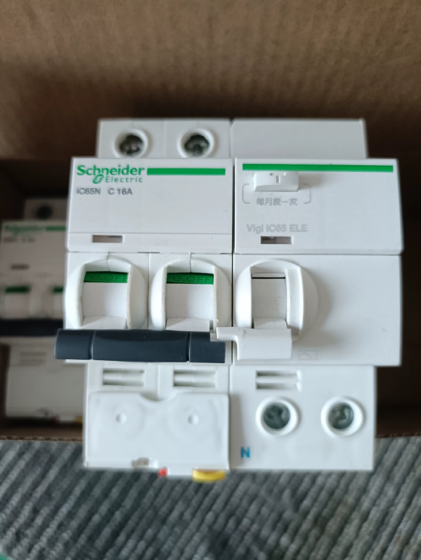 Schneider A9F18216 Miniature Circuit Breaker