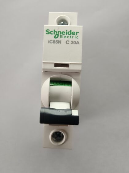 A9F44102 and A9F18102 are two fully compatible, directly interchangeable miniature circuit breakers from Schneider Electric’s Acti9 series. Their core difference lies in product series iteration (iC60N → iC65N) and order code numbering, while their electrical parameters and mounting dimensions are almost identical.