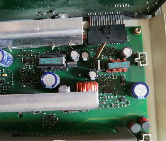 Siemens 6SL3352-6BE00-0AA1 is a high-performance Smart Line Module designed for industrial automation systems requiring regenerative energy feedback, especially suitable for multi-axis drives and high-precision control applications.