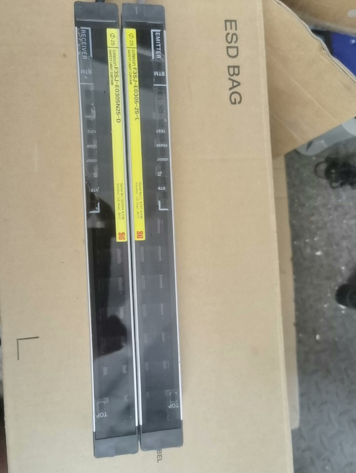 Omron F3SJ-B0465N25 Safety Light Curtain