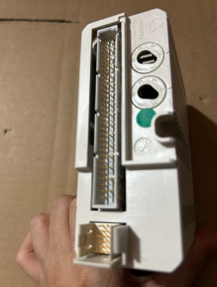 ABB 3BSE008508R1 DI810 is a high-performance, high-reliability 16-channel digital input module suitable for various industrial automation control systems. Its group-isolated design, wide input voltage range, and rich diagnostic functions make it an ideal choice for process control. For cross-brand replacement,