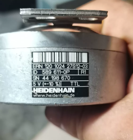 HEIDENHAIN 12-pin female connectors are mainly M23-type industrial connectors used for signal transmission in precision measuring equipment such as encoders and length gauges. Below is the complete technical reference and selection guide.