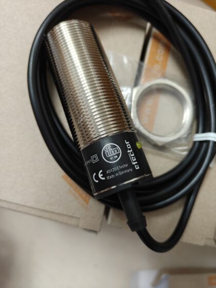 The IIA3030-BPKG is a ring inductive proximity sensor of IFM II series. It is designed for non-contact detection of shaft and tubular metal parts, with a sensing distance of 30mm. It applies to positioning, counting and arrival detection on industrial automatic production lines. The IIA3030-BPKG is a ring inductive proximity sensor of IFM II series. It is designed for non-contact detection of shaft and tubular metal parts, with a sensing distance of 30mm. It applies to positioning, counting and arrival detection on industrial automatic production lines.
