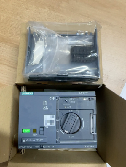 Siemens 3VA9267-0HA20 Molded Case Circuit Breaker Accessory