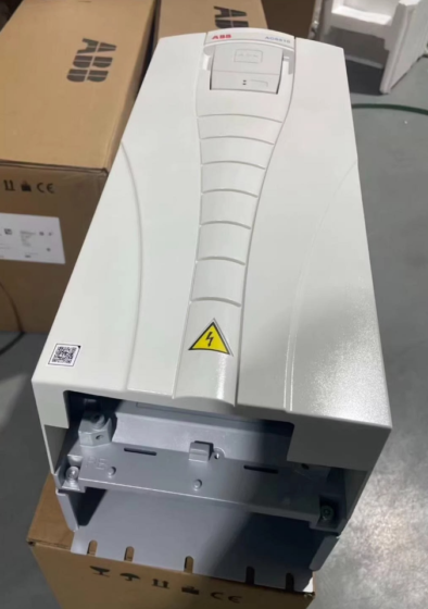 This is an ABB ACS550 series three-phase VFD, rated 15kW (Normal Duty) / 11kW (Heavy Duty), with nominal output current 31A. It is designed for 380-480V power grid, wall-mounted (IP21) enclosure, built-in vector control and EMC filter. Suitable for general industrial applications such as pumps, fans and conveyors.