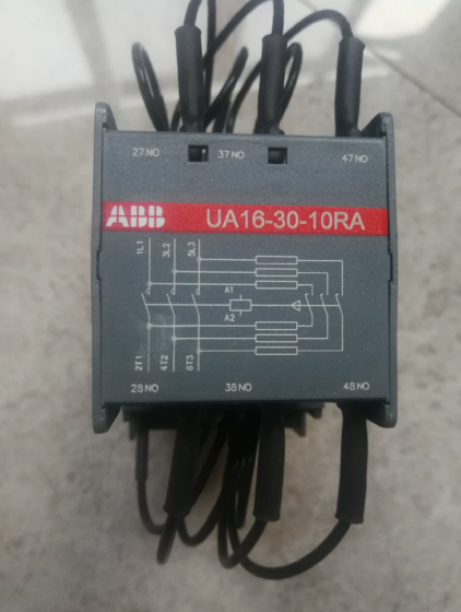 ABB UA16-30-10RA is a dedicated damping resistor built-in capacitor contactor designed for low-voltage reactive power compensation systems. Three series resistors suppress switching inrush current, protecting contacts and extending service life. With 16A AC-6b rating suitable for 12.5kVar capacitor banks at 400V, 3-pole NO main contacts plus 1NO auxiliary contact fully meet standard control requirements.