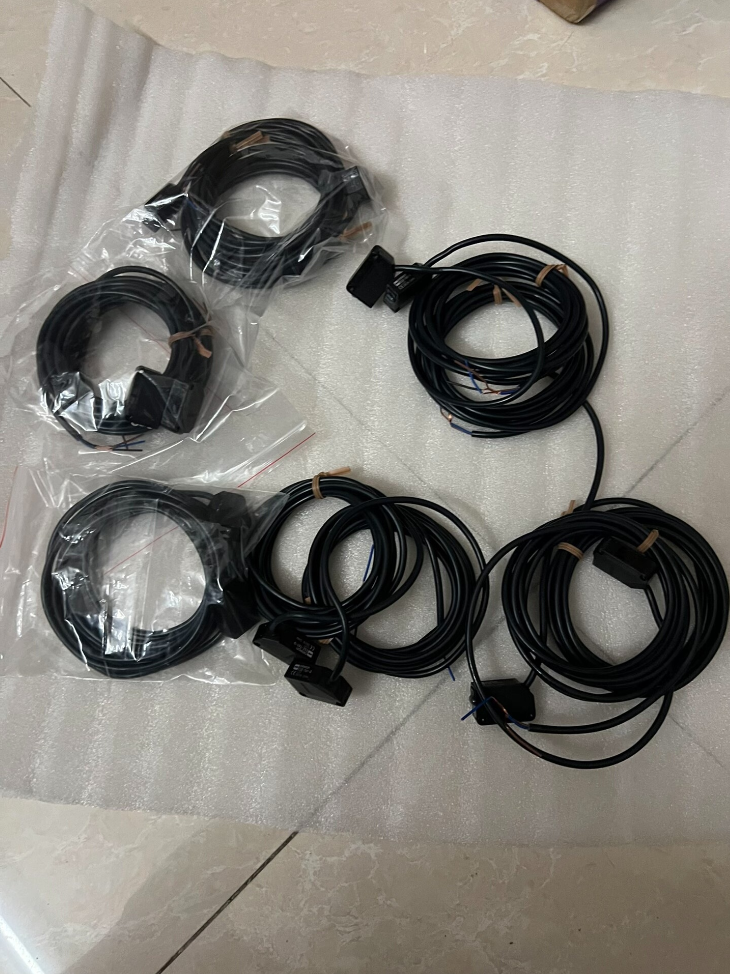  E3ZG-T61-L Omron Photoelectric Sensor