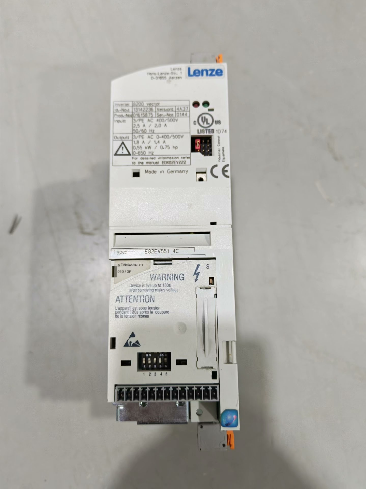 Lenze Inverter E82EV551-4C