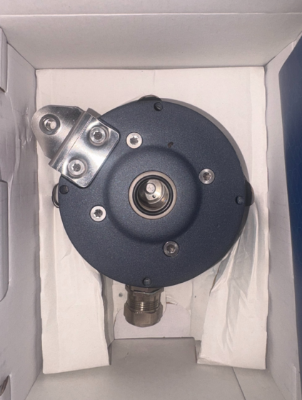729798-01 Incremental Rotary Encode Brand: Leine & Linde, Sweden Original Part No.: 861900220 (Discontinued; 729798-01 is global general inventory / sales number)Product Type: Heavy-duty industrial incremental hollow-shaft encoder