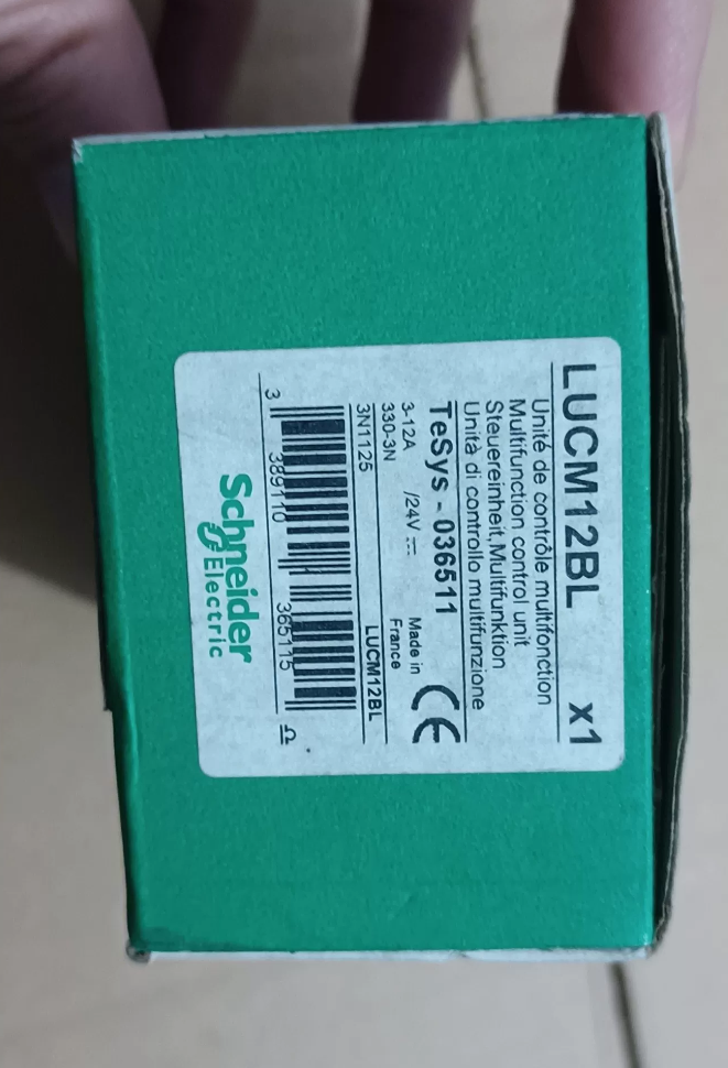  Schneider LUCM12BL
