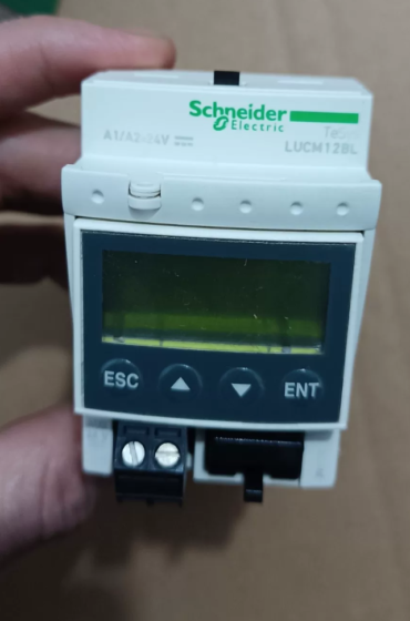 Schneider LUCM12BL is a multifunction motor control unit of the TeSys Ultra series, designed specifically for single/three-phase motors with rated current of 3–12A. It provides comprehensive protection, diagnosis and communication functions. As a classic model of TeSys Ultra, its core value lies in the integrated control capability of the all-in-one motor starter.