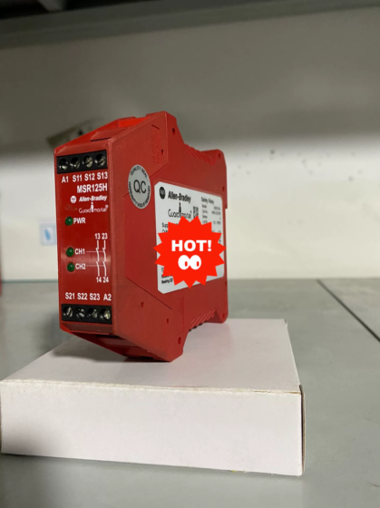 Allen‑Bradley Guardmaster MSR125HP (440R‑D23171) Two-Hand Control Safety Relay This unit is a dedicated two-hand control safety relay under the Guardmaster series of Rockwell Automation. It features dual-channel input, 2 NO safety contacts,