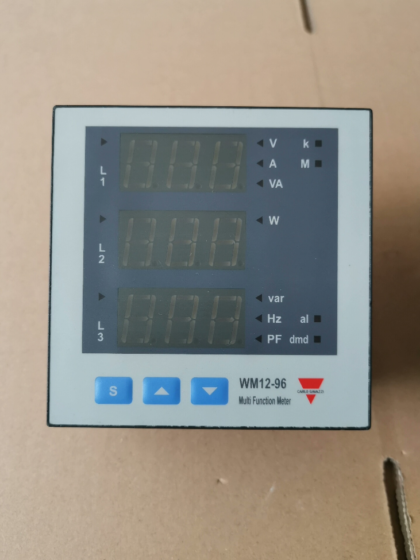 Carlo Gavazzi WM12-96.AV5.3.3.X is a 96×96mm panel-mounted three-phase multi-functional power meter. It adopts TRMS True RMS measurement technology, designed for 400V three-phase four-wire systems, with 230V AC power supply and no RS485 communication function. Its core advantages include high-precision measurement (Voltage/Current ±0.5% FS), multi-parameter display (12 measuring pages), wide measuring range