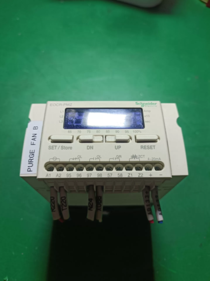 Schneider EOCRPFZ-H1DZ7W è un protettore motore intelligente da incasso ad alte prestazioni che integra molteplici funzioni di protezione. Presenta un ampio intervallo di corrente e un'alimentazione di tensione universale, compatibile con vari motori industriali. Schneider EOCRPFZ-H1DZ7W is a high-performance flush-mounted intelligent motor protector integrating multiple protection functions. It features wide current range and universal voltage supply, compatible with various industrial motors.