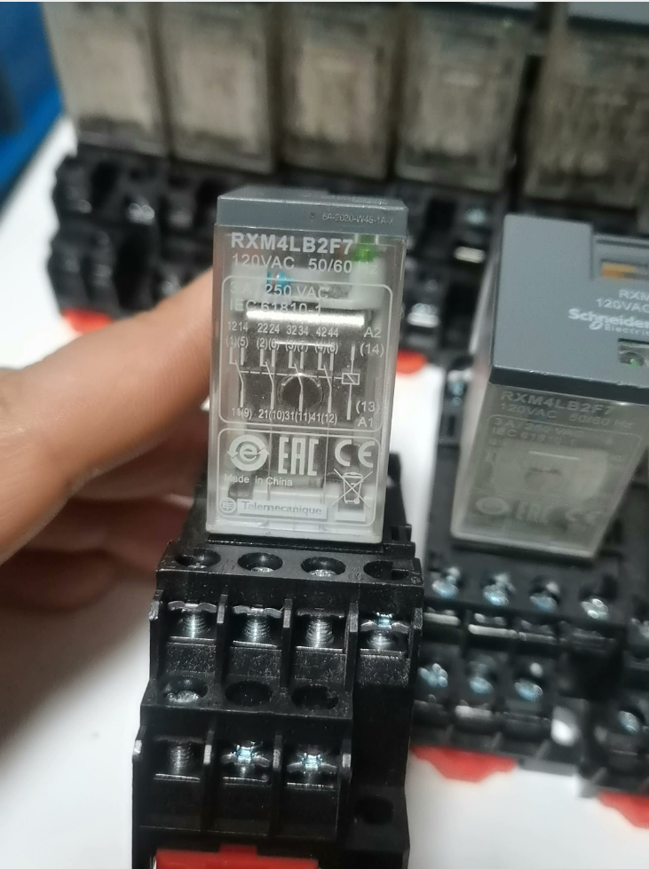 Differences Between Intermediate Relay and Contactor