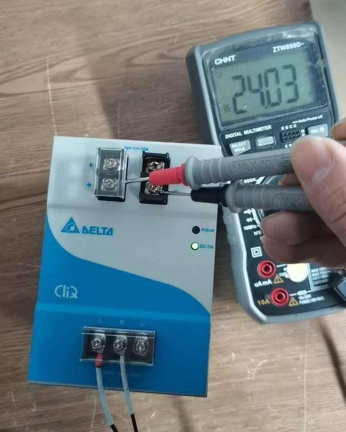  Alimentation industrielle Delta EOE-12010005-DRP024V240W-1AA