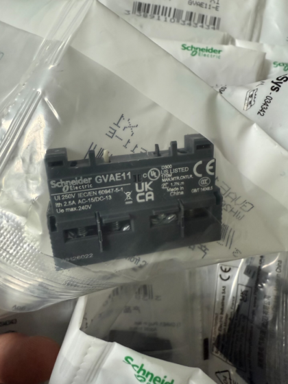 Schneider GVAE11 Auxiliary Contact Block Schneider GVAE11 Auxiliary Contact Block