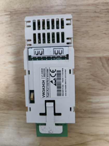 Schneider VW3A3424 โมดูลอินเทอร์เฟซตัวเข้ารหัส HTL Schneider VW3A3424 HTL Encoder Interface Module