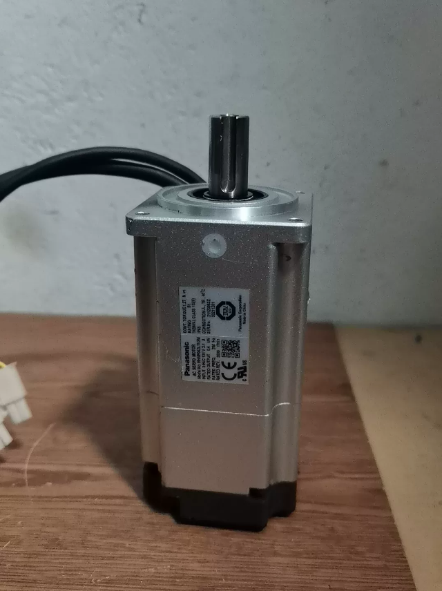 Panasonic MHMF042L1V2M AC Servo Motor
