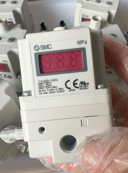 SMC ITV1050-042CL Electro-Pneumatic Regulator