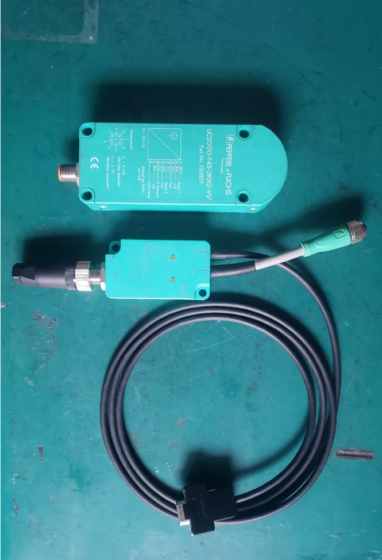 Pepperl+Fuchs UC2000-F43-2KIR2-V17