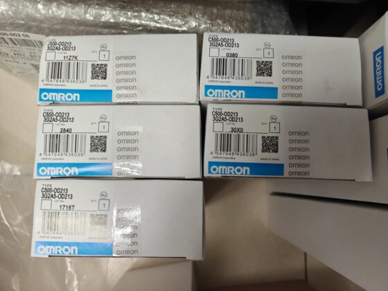 OMRON C500‑OD213 Rack‑Mount PLC (Alternative part number: 3G2A5‑OD213)Series: SYSMAC C500 rack‑mount PLC, fully obsolete; manufacturer support terminated (end‑of‑support March 2015). Only used / surplus spare parts are available on the market.
